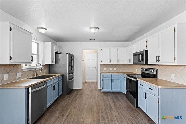 Building Photo - 4009 Tiger Dr