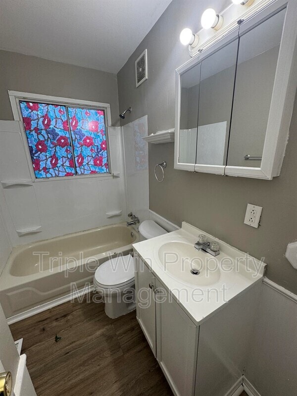 Building Photo - 915 Mullanphy Ln