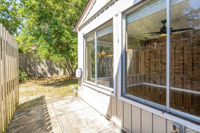 Building Photo - 4741 Huron Dr