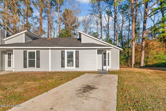 Primary Photo - 135 Twinwood Dr