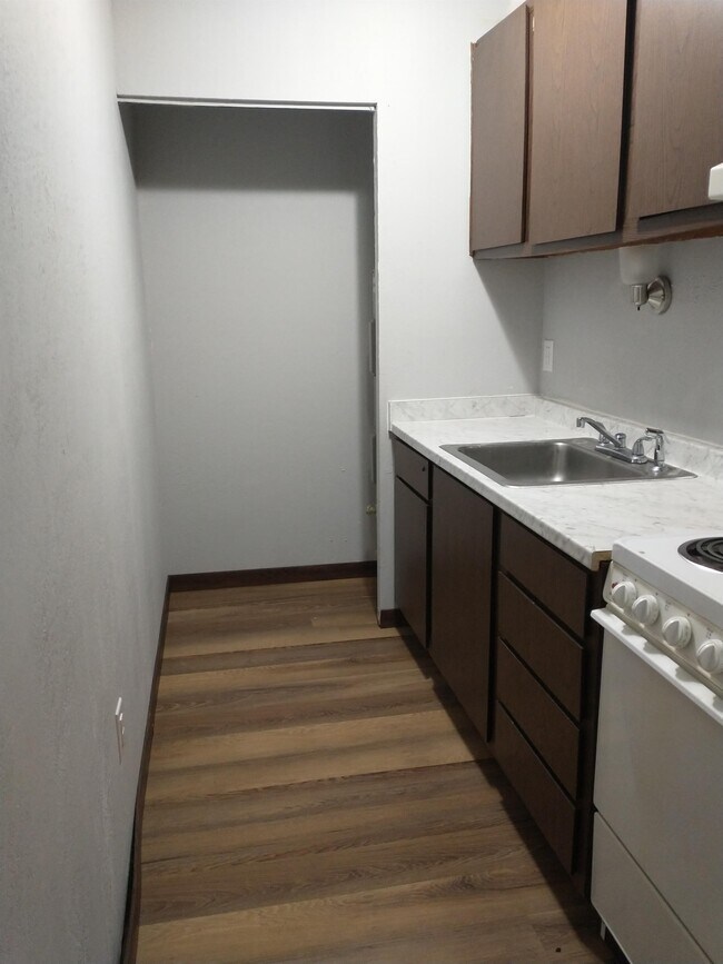 Building Photo - 2 Cardinal Ln
