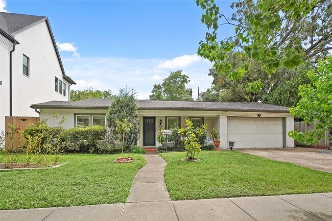 Primary Photo - 4019 Blue Bonnet Blvd