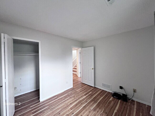 Building Photo - Cozy 2-Bed 1.5 Bath Townhouse in Aurora with Spacious Layout & Modern Comforts!