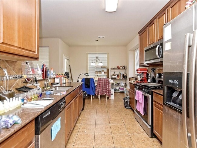 Building Photo - 8616 Harrier Dr