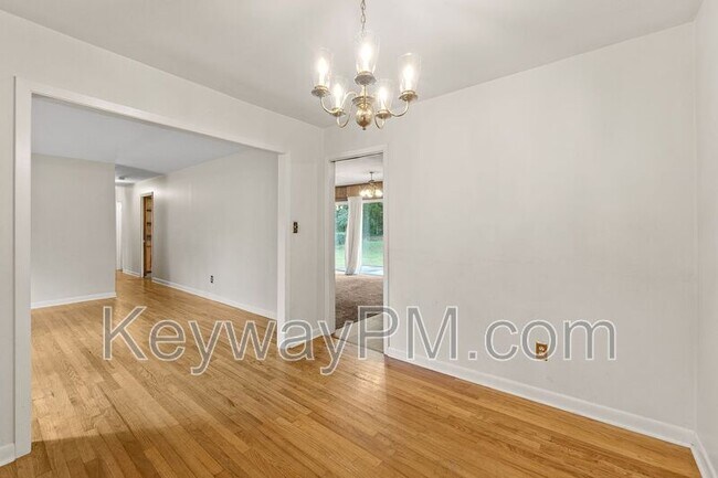 Building Photo - 1001 Beverly Heights Dr