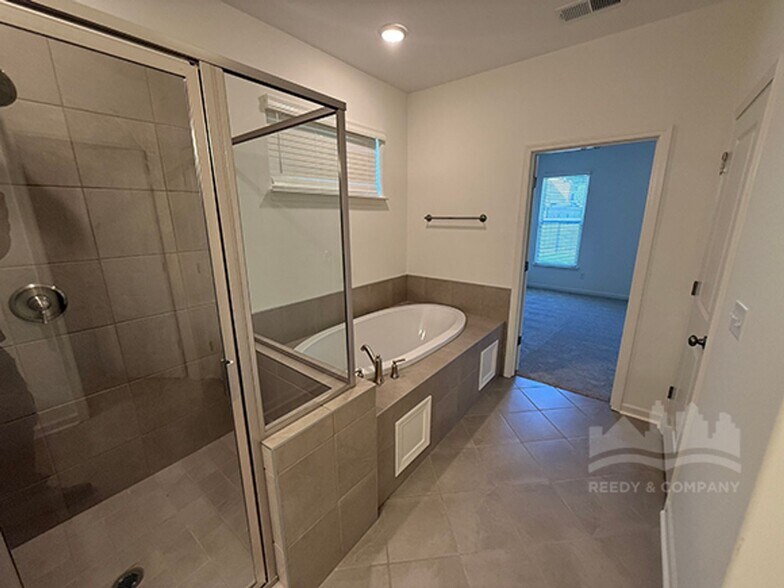 Building Photo - 345 Chestnut Rdg Cv