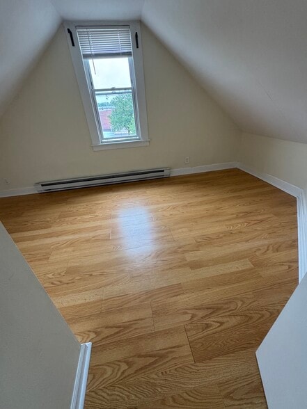 Building Photo - 137 Quinnipiac St