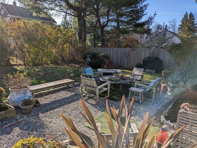 Building Photo - 265 Homeland St