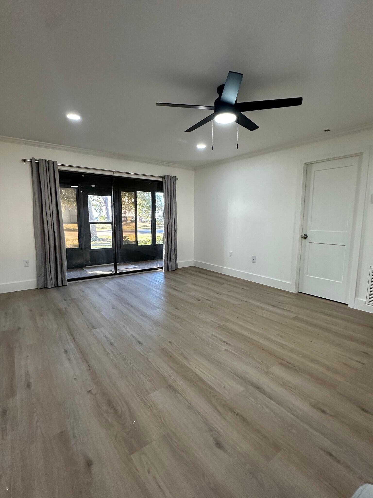 Building Photo - 401 Airport Ave E