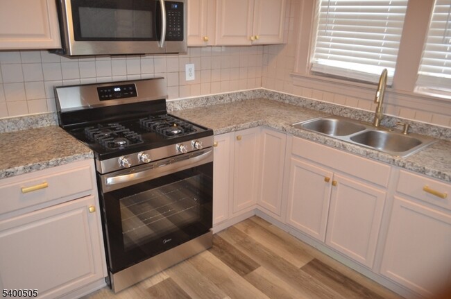 Building Photo - 14 Fremont St