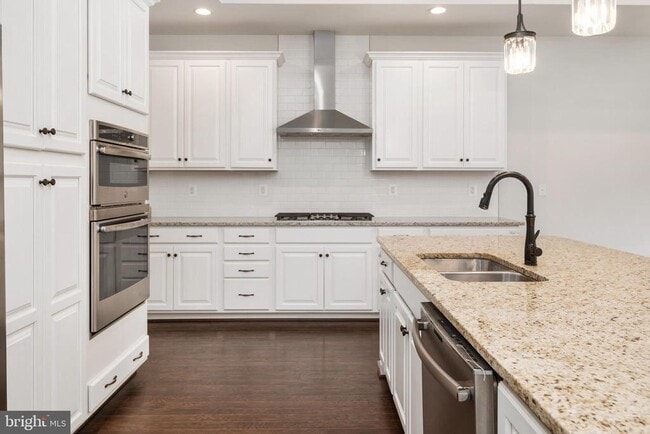 Building Photo - 8631 St Anthony Dr