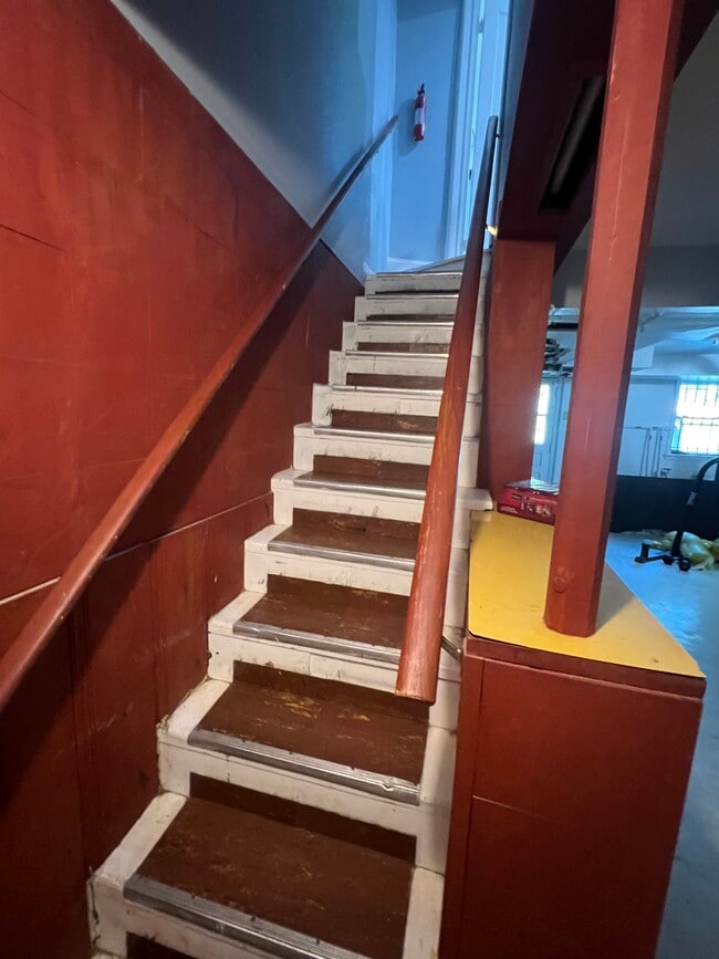 Building Photo - 209 Unicorn Pl