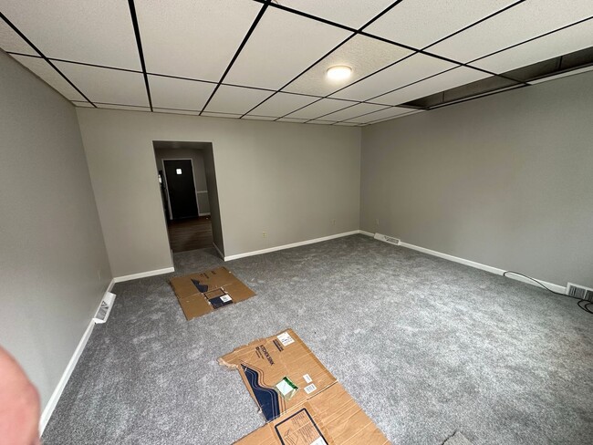 Building Photo - Two bedroom, one bath, fully remodeled tow...