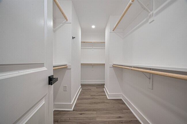 Building Photo - 3 Roserush Ct