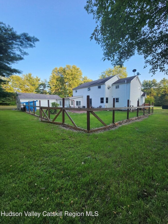 Building Photo - 776 US-20