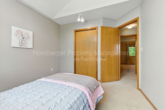 Building Photo - 3431 W 21st Ave