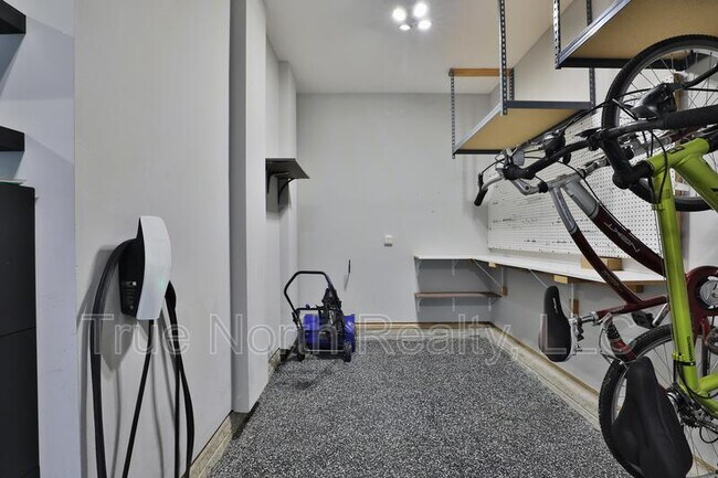 Building Photo - 2246 Koester Trce
