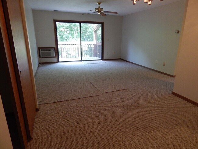 Building Photo - 340 Sunderland Rd