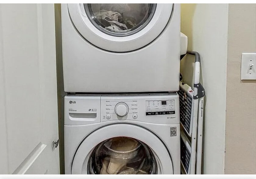In Unit W/D - 8145 S Prairie Ave
