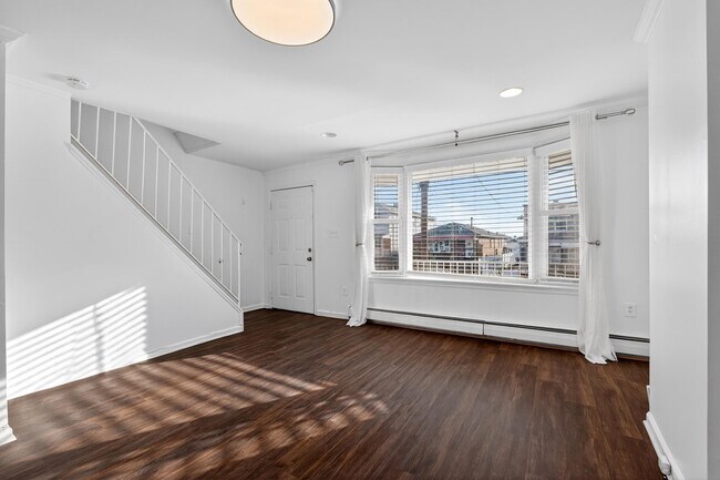 Building Photo - 104 McAdoo Ave