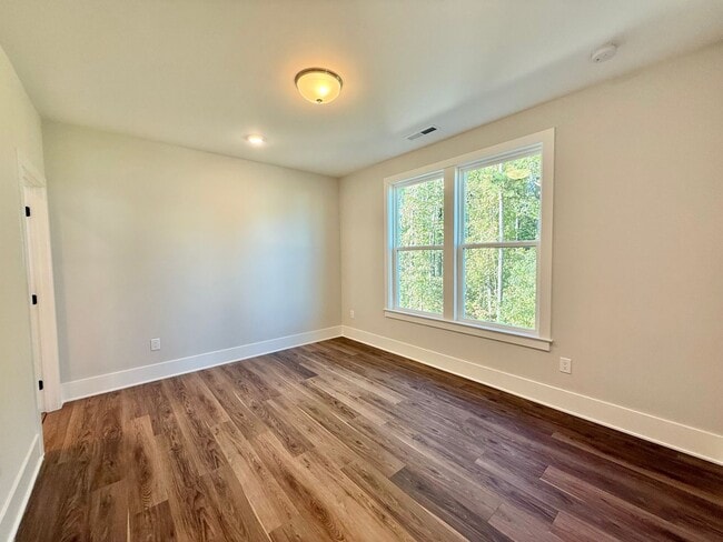 Building Photo - Newly Built 5BD, 4.5BA Knightdale Home wit...