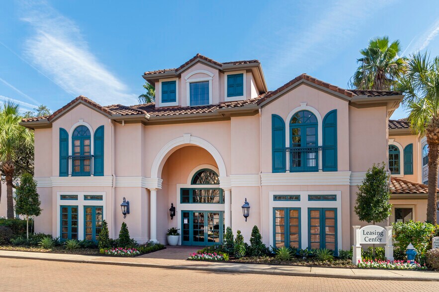 Village at West University 5151 Edloe St Houston TX 77005 Apartment