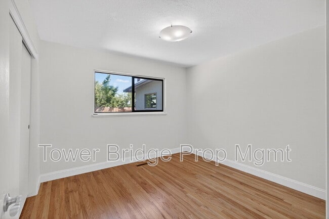 Building Photo - 3937 Orangewood Dr