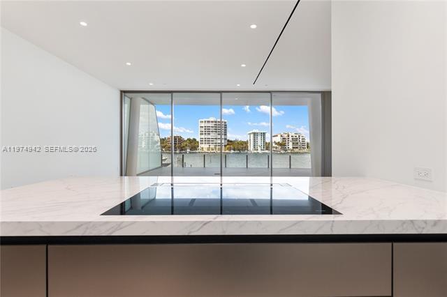 Building Photo - 5 Grove Isle Dr