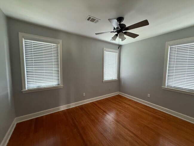 Building Photo - 159 St Agnes Dr