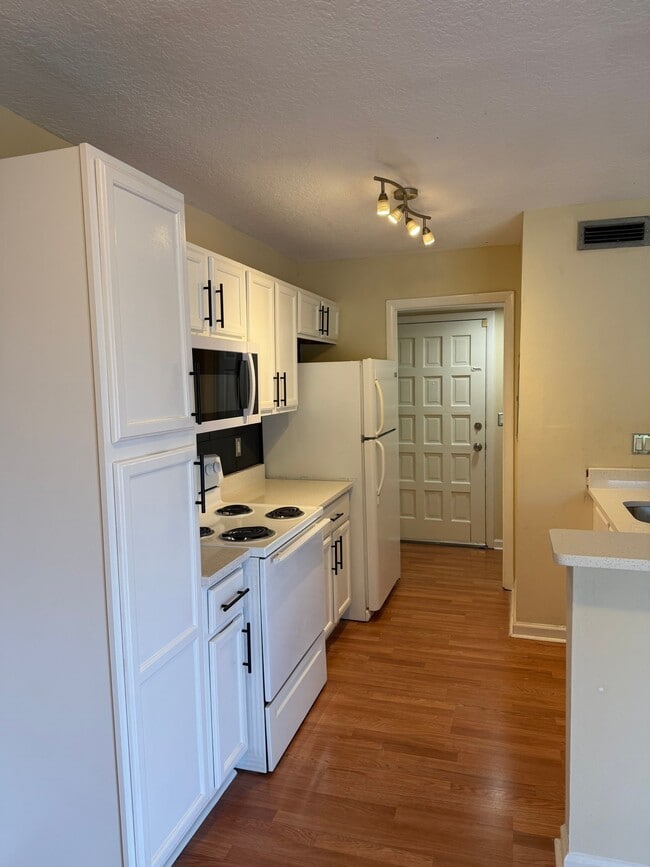 Building Photo - 1171 Calle Del Rey