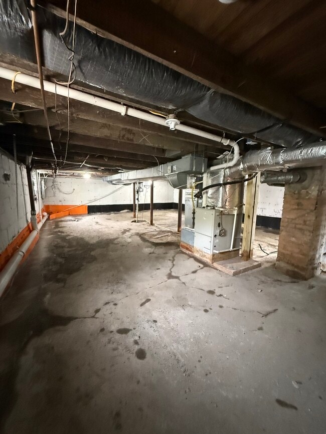 Building Photo - 718 Green Ave