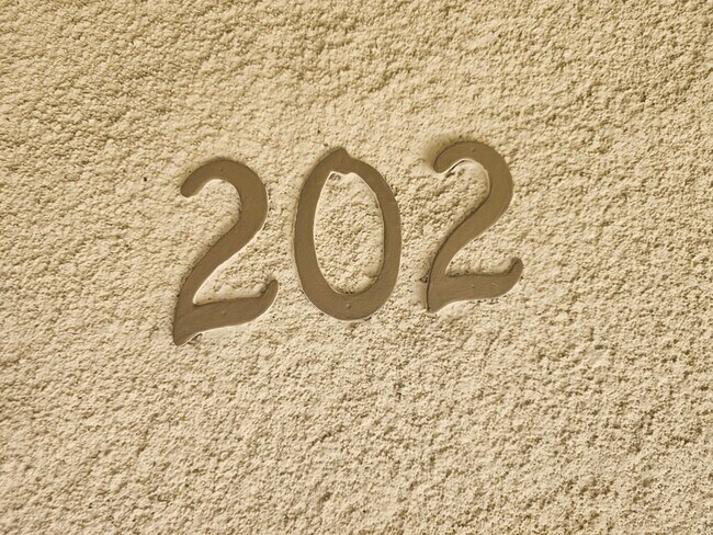 Building Photo - 13754 Mango Dr