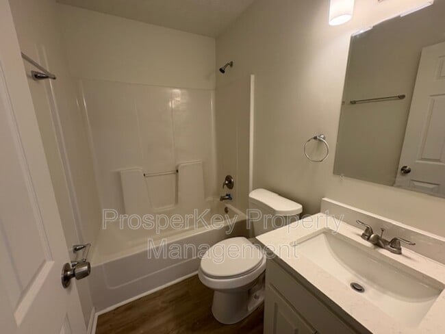 Building Photo - 2303 Nail Ct