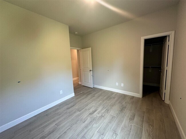 Building Photo - 104b Turner Dr