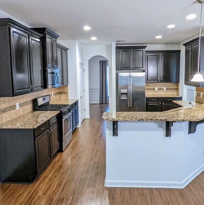 Building Photo - Beautiful 4 Bedroom Home in Palmetto Pointe