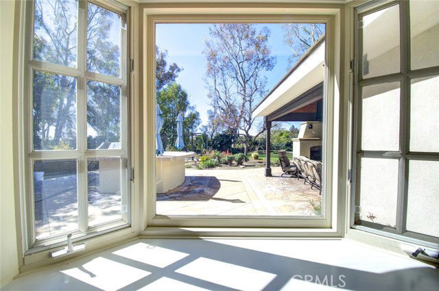 Building Photo - 26061 Via Viento