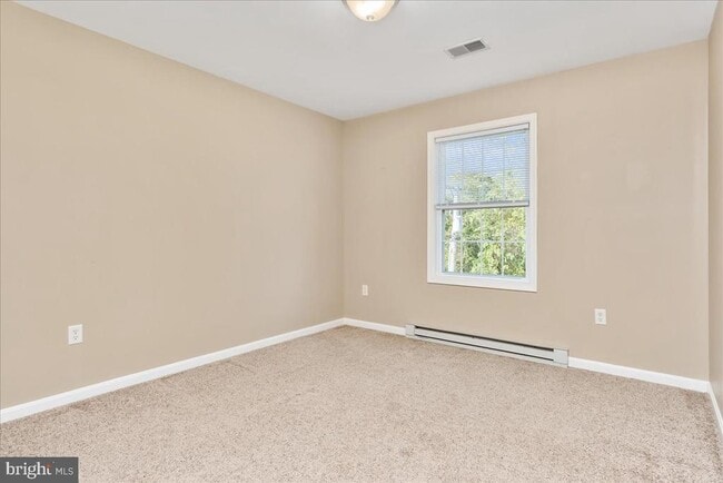 Building Photo - 37 S Colonial Dr