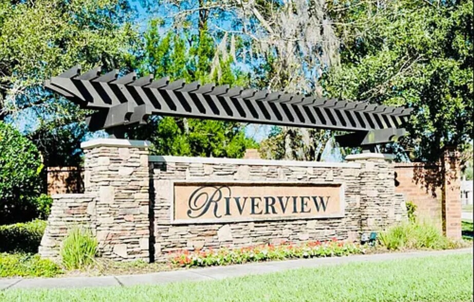 Building Photo - 2758 River Landing Dr