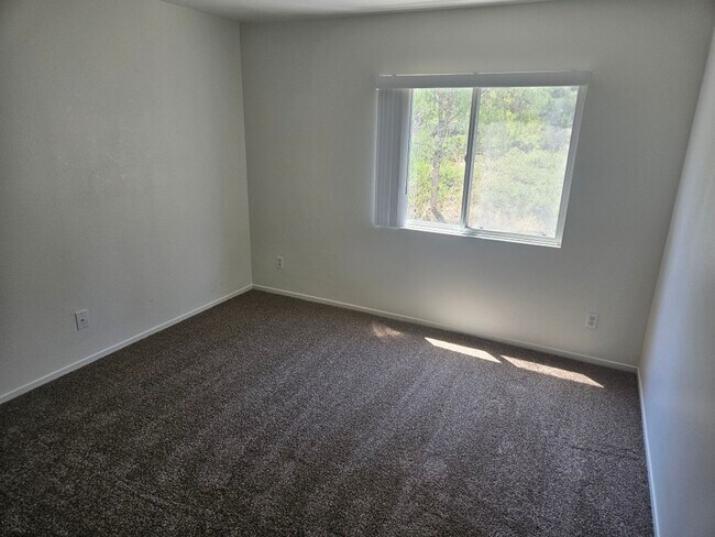 Building Photo - 3 Bedroom - 2.5 Bathroom home in Woodwind at Discovery Hills
