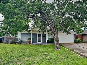 Building Photo - Coming Soon! 4BR/3BA | Updated Single Family Home | Fenced  yard | In Grand Prairie!