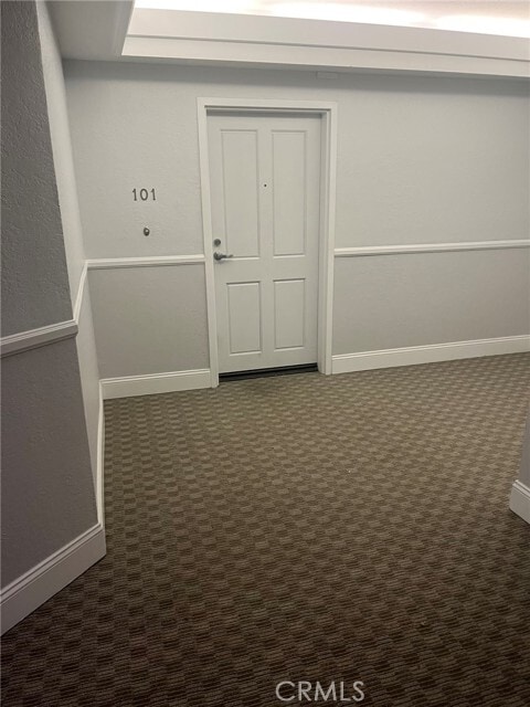 Building Photo - 220 Nice Ln