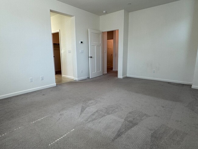 Building Photo - West Roseville home with solar - avail 5/15