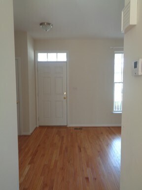 Building Photo - 6806 Robnel Ct