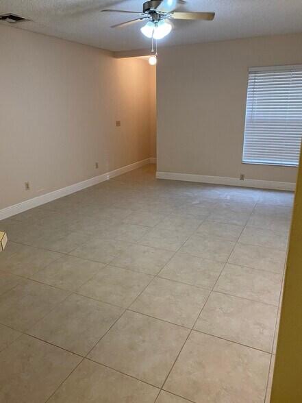 Main Living Area - 5460 E Michigan St