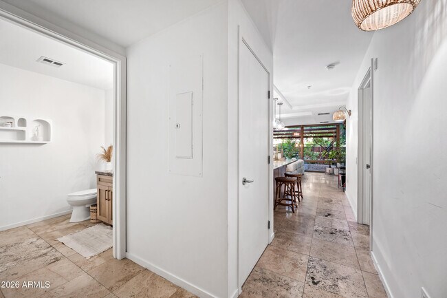Building Photo - 7151 E Rancho Vista Dr