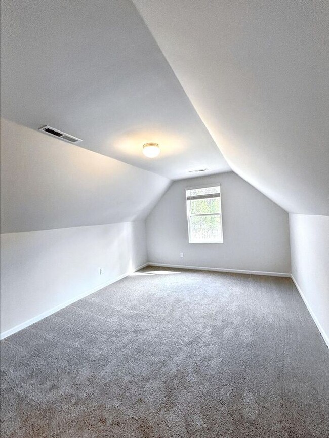 Building Photo - 1393 Karriker Ln