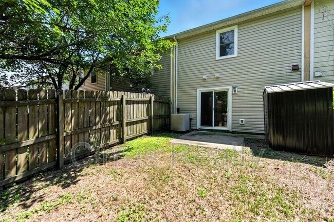 Building Photo - 3512 Bancroft Dr