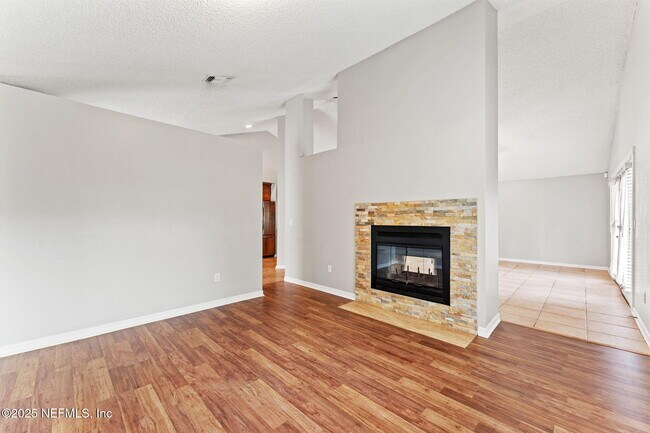 Building Photo - 8379 Chason Rd W