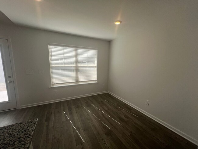 Building Photo - 23 Country Cir