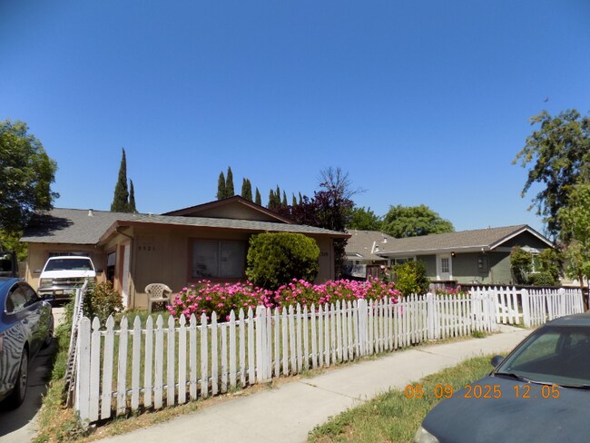 Primary Photo - 5519 Lean Ave